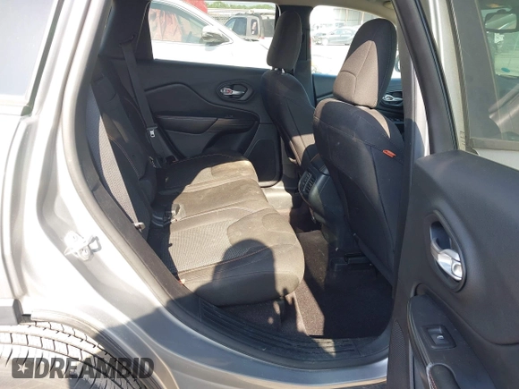 2016 Jeep Cherokee Latitude with VIN 1C4PJLCB7GW256587, listed as a IAAI auction lot 42037539 with 209,267 mi miles. Bid and sale history available at carsss.com. Image 8.