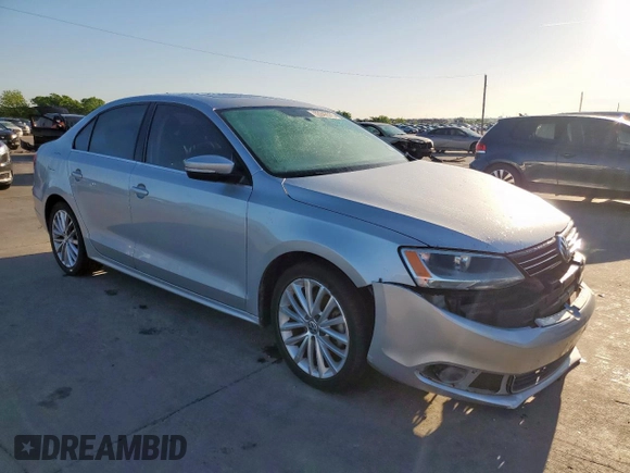 2011 Volkswagen Jetta SEL with VIN 3VWLX7AJ4BM368686, listed as a Copart auction lot 53942575 with 152,581 mi miles and Salvage title. Bid and sale history available at DreamBid. Image 4.