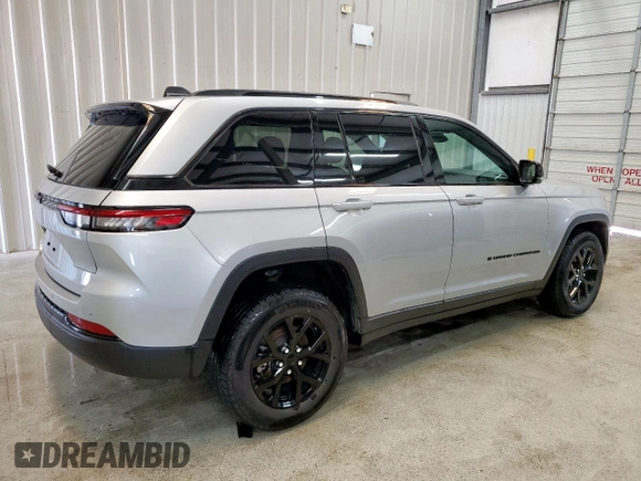 2024 Jeep Grand Cherokee Altitude with VIN 1C4RJHAG6RC124560, listed as a Copart auction lot 64229455 with 41,044 mi miles and Clean title. Bid and sale history available at DreamBid. Image 3.
