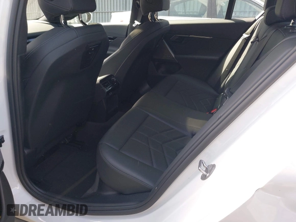 2024 BMW 5 Series 530i xDrive with VIN WBA53FJ06RCR29262, listed as a IAAI auction lot 42157428 with 27,918 mi miles and . Bid and sale history available at DreamBid. Image 8.