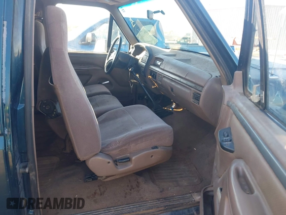 1995 Ford F-250 HD with VIN 1FTHX26G9SKB88703, listed as a IAAI auction lot 42119055 with 313,363 mi miles. Bid and sale history available at carsss.com. Image 5.