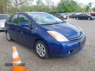 2009 Toyota Prius with VIN JTDKB20U697872401, listed as a IAAI auction lot 42190775 with 207,492 mi miles. Bid and sale history available at carsss.com. Image 1.