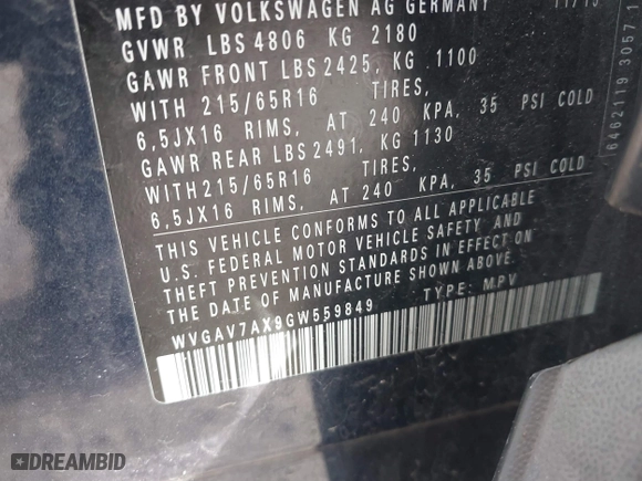 2016 Volkswagen Tiguan R-Line with VIN WVGAV7AX9GW559849, listed as a IAAI auction lot 41638636 with 133,751 mi miles. Bid and sale history available at carsss.com. Image 9.