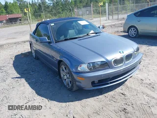 2003 BMW 3 Series 325Ci z VIN WBABS33483PG92085, wystawiony jako IAAI lot #42145437 z przebiegiem 65 977 mil mil oraz . Historia ofert i sprzedaży dostępna na DreamBid. Obrazek 1.