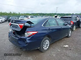 2017 Toyota Camry XLE with VIN 4T1BF1FK9HU656512, listed as a IAAI auction lot 39582213 with 89,550 mi miles. Bid and sale history available at carsss.com. Image 4.