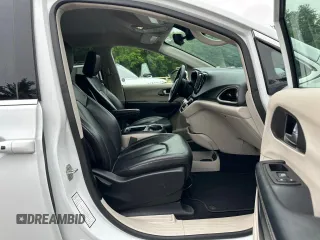 2023 Chrysler Pacifica Touring L with VIN 2C4RC1BG8PR529226, listed as a Copart auction lot 61720485 with 68,507 mi miles and Non repairable. Bid and sale history available at DreamBid. Image 7.