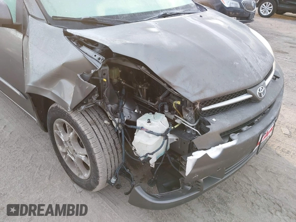2005 Toyota Sienna XLE with VIN 5TDZA22C85S357440, listed as a IAAI auction lot 41227446 with 225,542 mi miles and . Bid and sale history available at DreamBid. Image 6.
