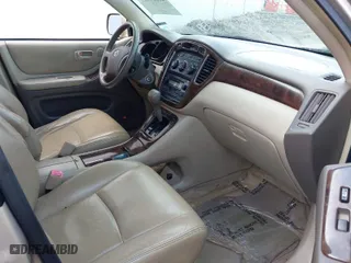 2006 Toyota Highlander w/3rd Row with VIN JTEDP21A960104281, listed as a IAAI auction lot 41809727 with 286,038 mi miles. Bid and sale history available at carsss.com. Image 5.