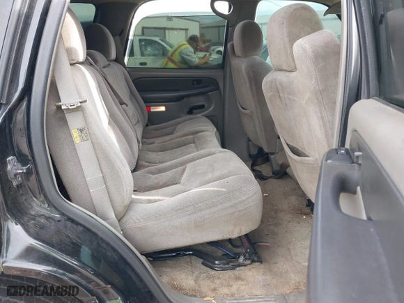 2003 Chevrolet Tahoe LT with VIN 1GNEC13Z83R264751, listed as a IAAI auction lot 41898933 with 300,977 mi miles. Bid and sale history available at carsss.com. Image 8.