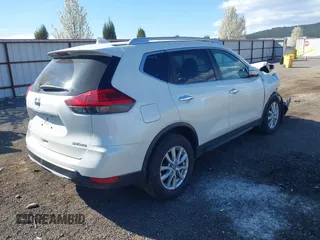 2017 Nissan Rogue SV with VIN KNMAT2MV7HP580637, listed as a IAAI auction lot 42040075 with 47,514 mi miles. Bid and sale history available at carsss.com. Image 4.
