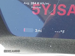 2017 Tesla Model S 100D z VIN 5YJSA1E28HF199074, wystawiony jako IAAI lot #42449671 z przebiegiem 172 910 mil mil oraz . Historia ofert i sprzedaży dostępna na DreamBid. Obrazek 17.