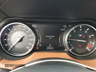 2022 Maserati Levante Modena S with VIN ZN661ZUM6NX395291, listed as a Copart auction lot 84021184 with 31,464 mi miles and Salvage Title. Bid and sale history available at carsss.com. Image 9.