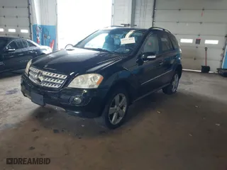 2008 Mercedes-Benz M-Class 3.5L with VIN 4JGBB86E28A358948, listed as a IAAI auction lot 41957435 with 118,810 mi miles. Bid and sale history available at carsss.com. Image 2.