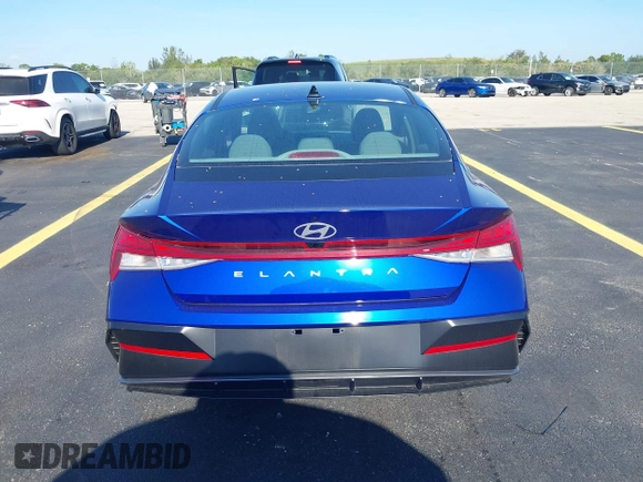 2024 Hyundai Elantra SEL с VIN KMHLS4DG6RU815603, выставлен на аукционе IAAI как лот 42299061 с пробегом 1 193 миль миль и . История ставок и продаж доступна на DreamBid. Изображение 16.