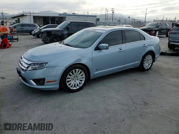 2010 Ford Fusion Hybrid z VIN 3FADP0L32AR211419, wystawiony jako Copart lot #50316755 z przebiegiem 72 651 mil mil oraz Szkoda całkowita • Salvage title. Historia ofert i sprzedaży dostępna na DreamBid. Obrazek 10.