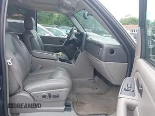 2005 Chevrolet Tahoe LT with VIN 1GNEK13T15J169979, listed as a IAAI auction lot 42718037 with 241,404 mi miles and . Bid and sale history available at DreamBid. Image 5.