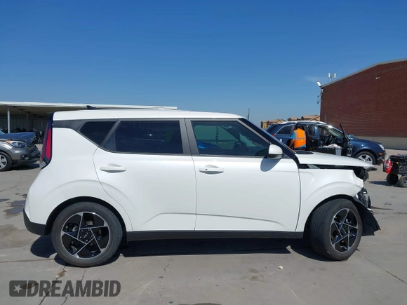 2023 Kia Soul EX with VIN KNDJ33AU4P7886985, listed as a IAAI auction lot 41874410 with 19,124 mi miles. Bid and sale history available at carsss.com. Image 14.