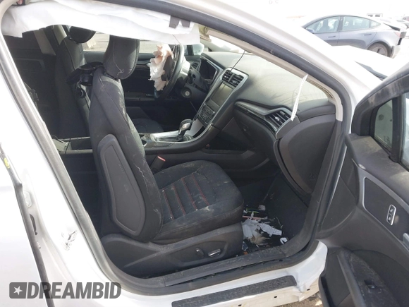 2016 Ford Fusion SE with VIN 3FA6P0H71GR382207, listed as a IAAI auction lot 41748408 with Not Provided miles. Bid and sale history available at carsss.com. Image 5.