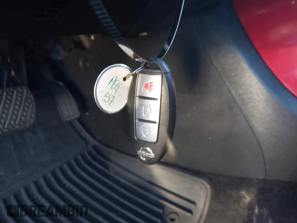2011 Nissan Juke SL with VIN JN8AF5MR6BT021630, listed as a IAAI auction lot 40977169 with 83,909 mi miles. Bid and sale history available at carsss.com. Image 11.