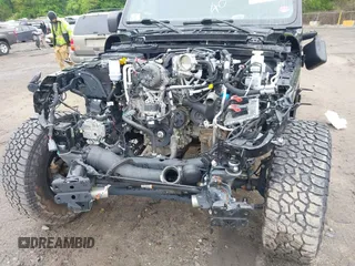 2021 Jeep Gladiator Mojave z VIN 1C6JJTEG9ML605638, wystawiony jako IAAI lot #40302253 z przebiegiem 32 019 mil mil oraz . Historia ofert i sprzedaży dostępna na DreamBid. Obrazek 6.