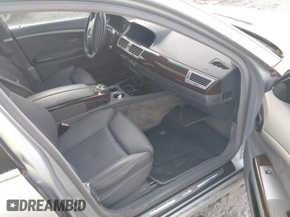 2006 BMW 7 Series 750Li with VIN WBAHN83516DT26530, listed as a IAAI auction lot 41847014 with Not Provided miles and . Bid and sale history available at carsss.com. Image 5.