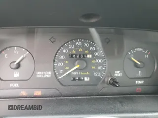 1994 Ford Escort z VIN 1FARP15J3RW125262, wystawiony jako Copart lot #37350764 z przebiegiem 666 789 mil mil oraz Szkoda całkowita • Salvage title. Historia ofert i sprzedaży dostępna na DreamBid. Obrazek 9.