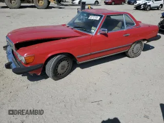 1988 Mercedes-Benz 560 Series 560SL with VIN WDBBA48D5JA091300, listed as a Copart auction lot 53712135 with 77,692 mi miles and Clean Title. Bid and sale history available at carsss.com. Image 1.