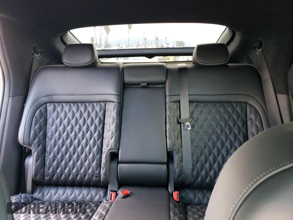 2023 Genesis GV60 Performance z VIN KMUKEDTB7PU011754, wystawiony jako Copart lot #39865424 z przebiegiem 5 915 mil mil oraz . Historia ofert i sprzedaży dostępna na DreamBid. Obrazek 10.