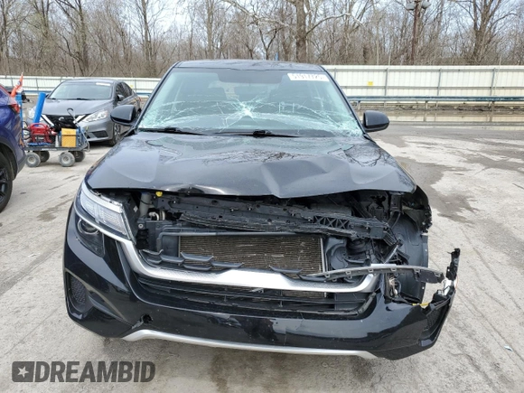 2021 Kia Seltos LX with VIN KNDEPCAA6M7104905, listed as a Copart auction lot 51917725 with 77,676 mi miles and Salvage Title. Bid and sale history available at carsss.com. Image 5.