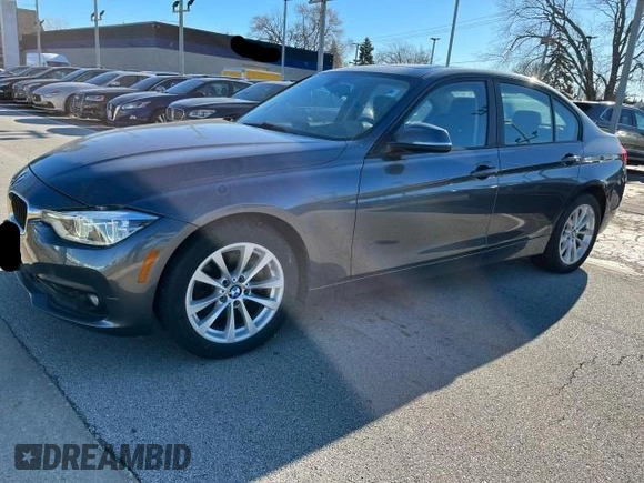 2018 BMW 3 Series 320i xDrive with VIN WBA8E5G54JNU47709, listed as a Copart auction lot 46378385 with 40,647 mi miles and Clean Title. Bid and sale history available at carsss.com. Image 2.