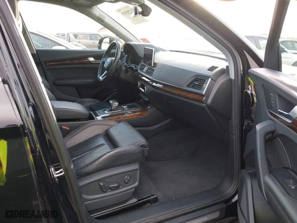 2019 Audi Q5 Premium Plus with VIN WA1BNAFYXK2084424, listed as a IAAI auction lot 41253535 with 62,484 mi miles. Bid and sale history available at carsss.com. Image 5.