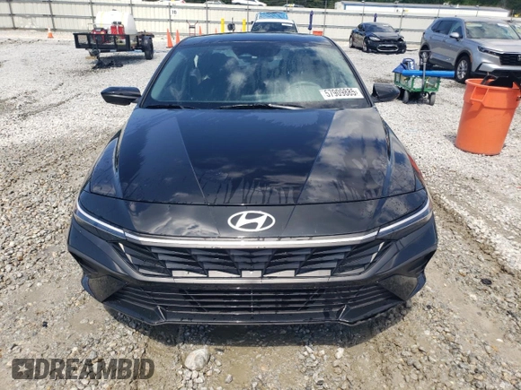 2024 Hyundai Elantra SEL z VIN KMHLM4DG7RU693814, wystawiony jako Copart lot #57909885 z przebiegiem 11 478 mil mil oraz Szkoda całkowita • Salvage title. Historia ofert i sprzedaży dostępna na DreamBid. Obrazek 5.