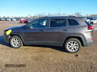 2018 Jeep Cherokee Latitude Plus with VIN 1C4PJLLB4JD503275, listed as a IAAI auction lot 41665557 with 117,839 mi miles. Bid and sale history available at carsss.com. Image 14.