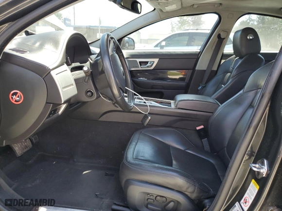 2014 Jaguar XF V6 SC with VIN SAJWJ0EF4E8U32637, listed as a Copart auction lot 53524575 with 114,304 mi miles and Clean Title. Bid and sale history available at carsss.com. Image 7.