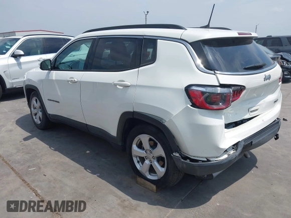 2019 Jeep Compass Latitude z VIN 3C4NJCBB4KT616437, wystawiony jako IAAI lot #42049491 z przebiegiem 42 495 mil mil oraz . Historia ofert i sprzedaży dostępna na DreamBid. Obrazek 3.