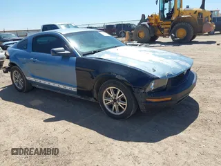 2005 Ford Mustang Deluxe z VIN 1ZVFT80N955256205, wystawiony jako IAAI lot #42284845 z przebiegiem 185 767 mil mil oraz . Historia ofert i sprzedaży dostępna na DreamBid. Obrazek 1.