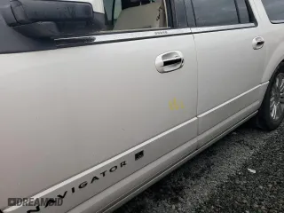 2013 Lincoln Navigator L with VIN 5LMJJ3H58DEL06660, listed as a Copart auction lot 73976364 with 88,978 mi miles and Salvage Title. Bid and sale history available at carsss.com. Image 13.