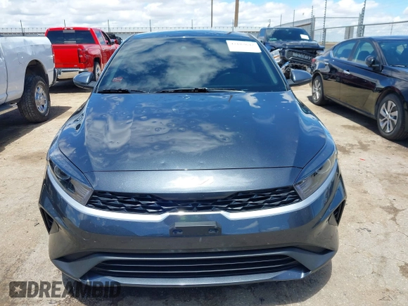 2024 Kia Forte LXS z VIN 3KPF24AD9RE819395, wystawiony jako IAAI lot #42182642 z przebiegiem 14 778 mil mil oraz . Historia ofert i sprzedaży dostępna na DreamBid. Obrazek 12.