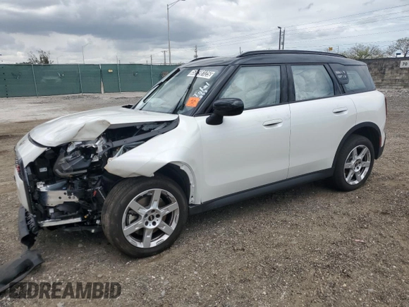 2025 MINI Countryman S z VIN WMZ23GA0XS7S16374, wystawiony jako Copart lot #52798125 z przebiegiem Nie podano mil oraz Szkoda całkowita • Salvage title. Historia ofert i sprzedaży dostępna na DreamBid. Obrazek 1.