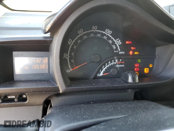 2014 Scion iQ with VIN JTNJJXB0XEJ029610, listed as a Copart auction lot 46700905 with 135,381 mi miles and Salvage title. Bid and sale history available at DreamBid. Image 9.
