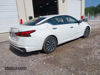 2024 Nissan Altima SV with VIN 1N4BL4DV2RN387119, listed as a IAAI auction lot 42563462 with 51,591 mi miles and . Bid and sale history available at DreamBid. Image 4.