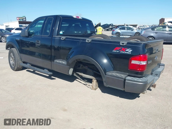 2004 Ford F-150 XLT z VIN 1FTRF04524KD18160, wystawiony jako IAAI lot #41774990 z przebiegiem 215 994 mil mil oraz . Historia ofert i sprzedaży dostępna na DreamBid. Obrazek 3.