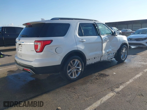 2017 Ford Explorer XLT with VIN 1FM5K8D84HGD63088, listed as a IAAI auction lot 42030137 with 101,645 mi miles and . Bid and sale history available at DreamBid. Image 4.