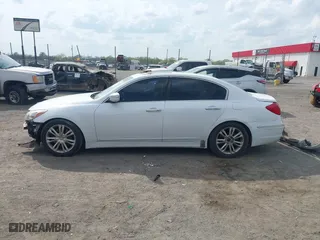 2014 Hyundai Genesis 3.8L with VIN KMHGC4DD4EU265736, listed as a IAAI auction lot 41893568 with 186,905 mi miles. Bid and sale history available at carsss.com. Image 15.