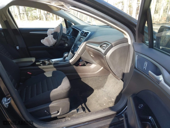 2015 Ford Fusion SE with VIN 3FA6P0H72FR299870, listed as a IAAI auction lot 41835666 with 84,450 mi miles. Bid and sale history available at carsss.com. Image 5.