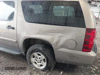 2007 Chevrolet Suburban LT с VIN 1GNFK16357J254729, выставлен на аукционе IAAI как лот 41542483 с пробегом 95 604 миль миль и . История ставок и продаж доступна на DreamBid. Изображение 6.