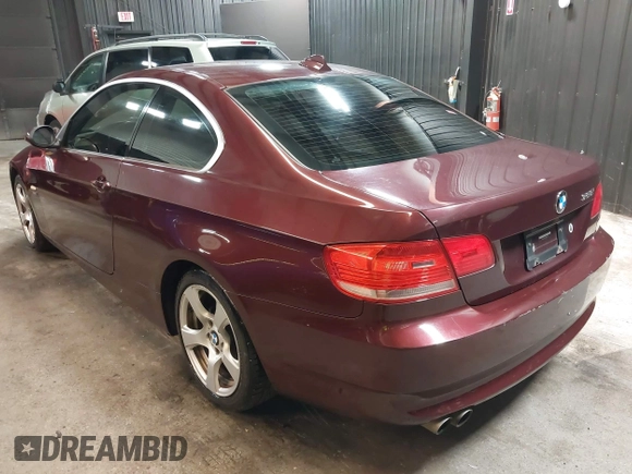 2009 BMW 3 Series 328i xDrive z VIN WBAWC33539PC87767, wystawiony jako IAAI lot #41988576 z przebiegiem 122 842 mil mil oraz . Historia ofert i sprzedaży dostępna na DreamBid. Obrazek 3.