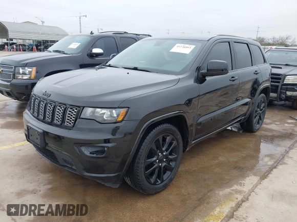 2018 Jeep Grand Cherokee Altitude with VIN 1C4RJEAG5JC216617, listed as a IAAI auction lot 41226061 with 109,166 mi miles. Bid and sale history available at carsss.com. Image 18.