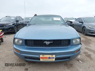 2007 Ford Mustang Deluxe with VIN 1ZVFT84N375262594, listed as a IAAI auction lot 42405440 with 135,981 mi miles and . Bid and sale history available at DreamBid. Image 12.