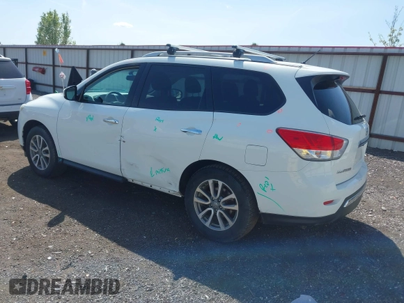 2016 Nissan Pathfinder S with VIN 5N1AR2MN6GC621811, listed as a IAAI auction lot 42151171 with 153,696 mi miles. Bid and sale history available at carsss.com. Image 3.